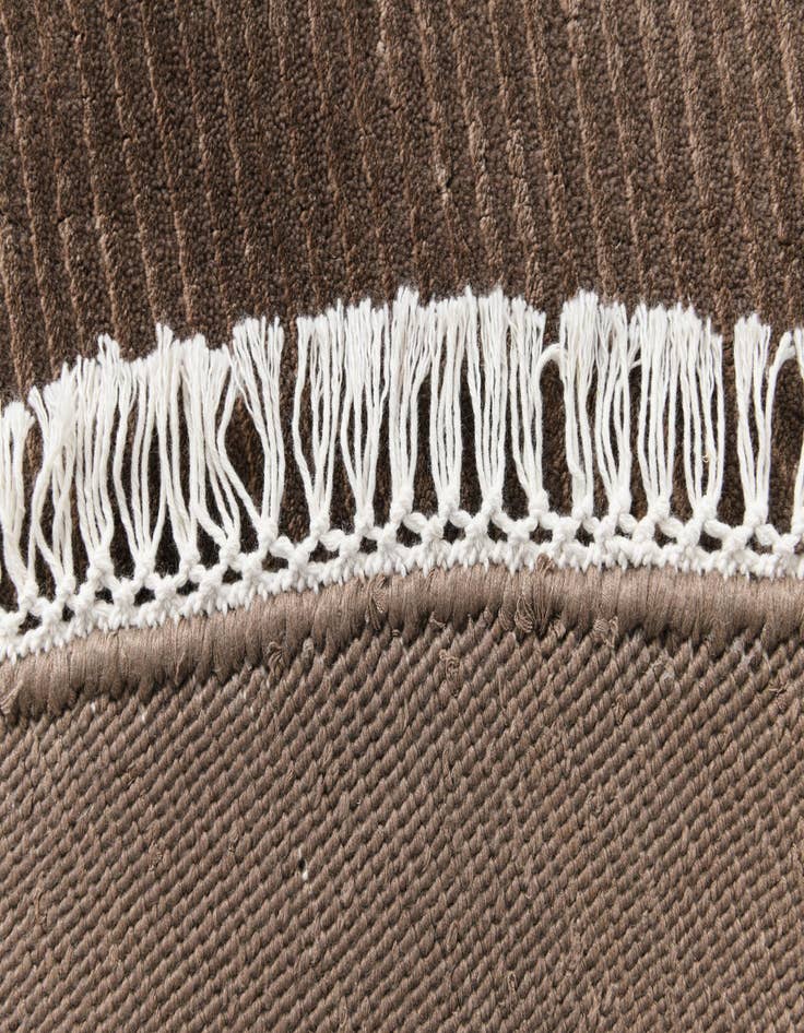 Detail image of  6' 5 x 6' 5  Hand Knotted Darya Wool Round Rug