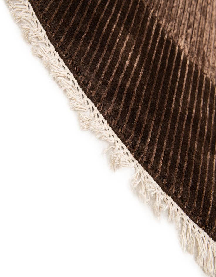 Detail image of  6' 7 x 6' 7  Hand Knotted Darya Wool Round Rug