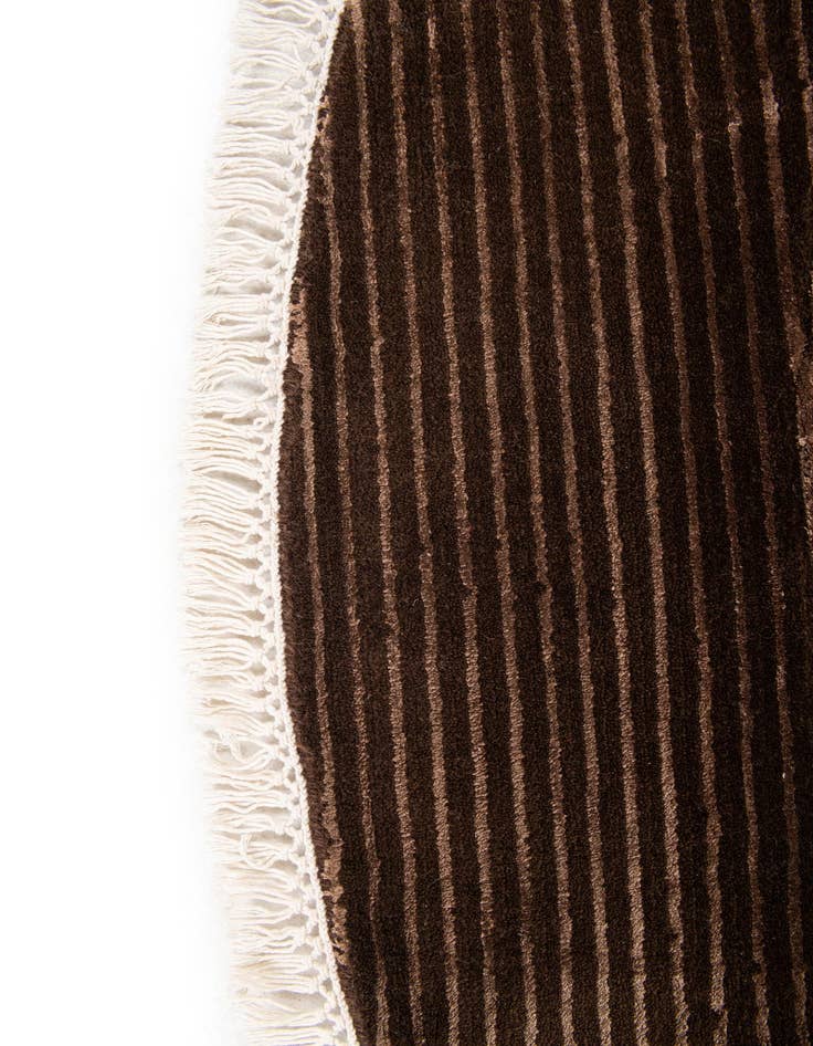 Detail image of  6' 7 x 6' 7  Hand Knotted Darya Wool Round Rug