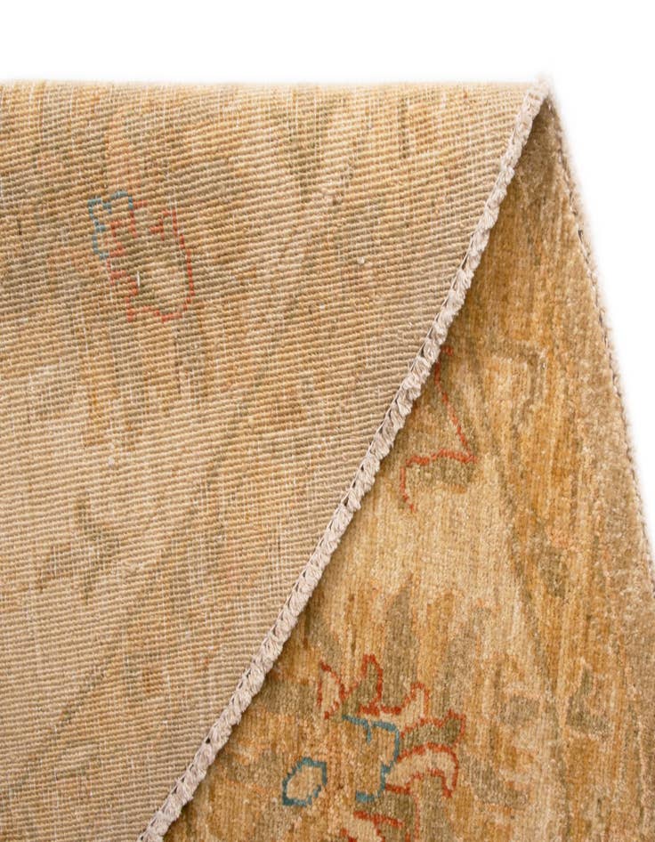 Detail image of  8' 2 x 8' 4 Kaizar Wool Round Rug