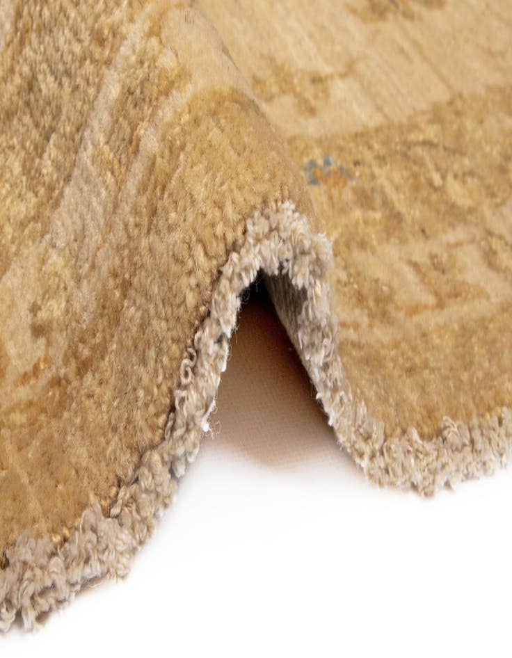 Detail image of  9' 6 x 9' 6 Kaizar Wool Round Rug