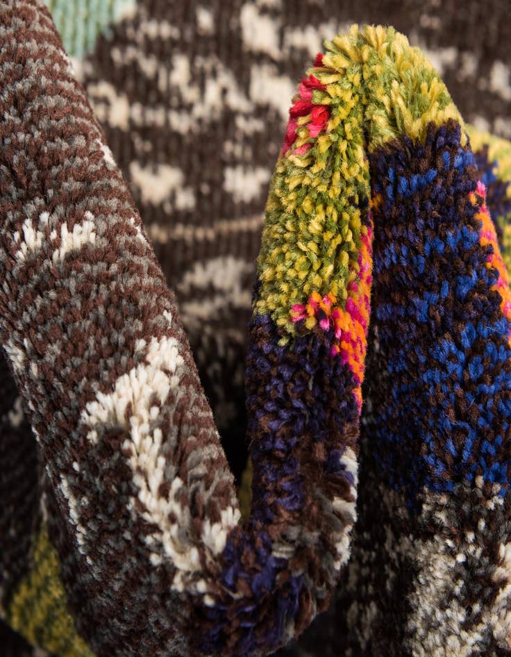 Detail image of  6' x 6'  Washable Mesa Round Rug