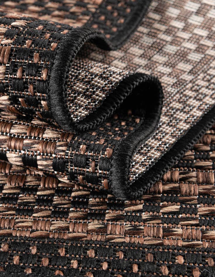 Detail image of  6' x 6'  Washable Border Indoor / Outdoor Round Rug