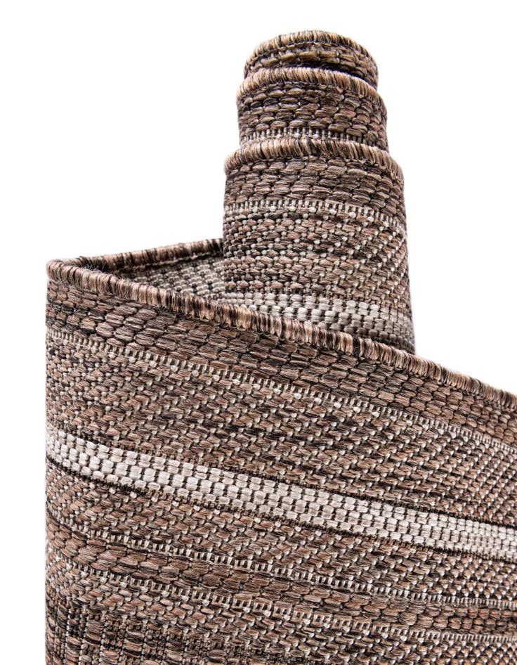 Detail image of  5' 3 x 5' 3  Washable Border Indoor / Outdoor Round Rug