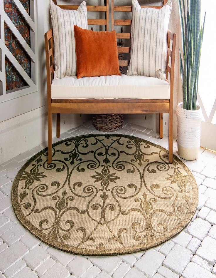 Detail image of  6' x 6'  Washable Botanical Indoor / Outdoor Round Rug