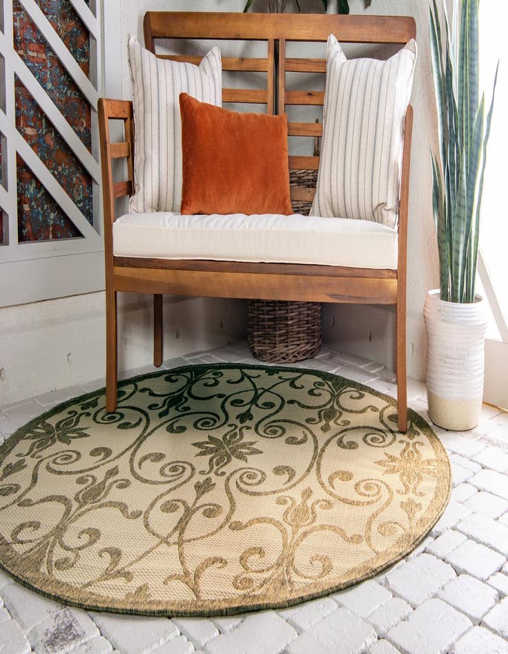 Detail image of  6' x 6'  Washable Botanical Indoor / Outdoor Round Rug