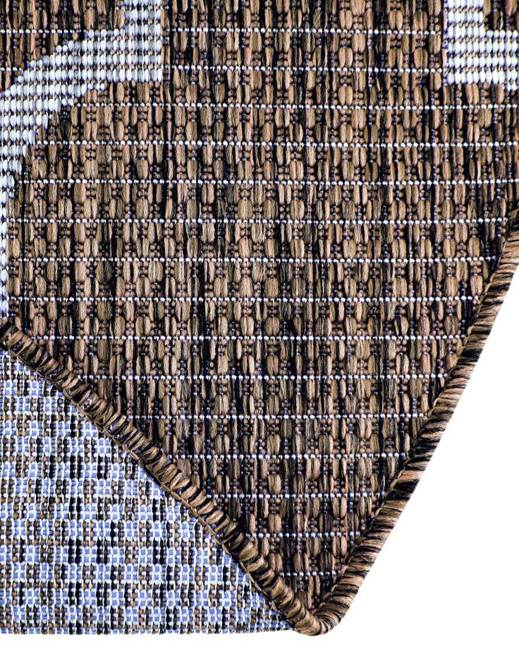 Detail image of  10' 8 x 10' 8  Washable Lattice Indoor / Outdoor Round Rug