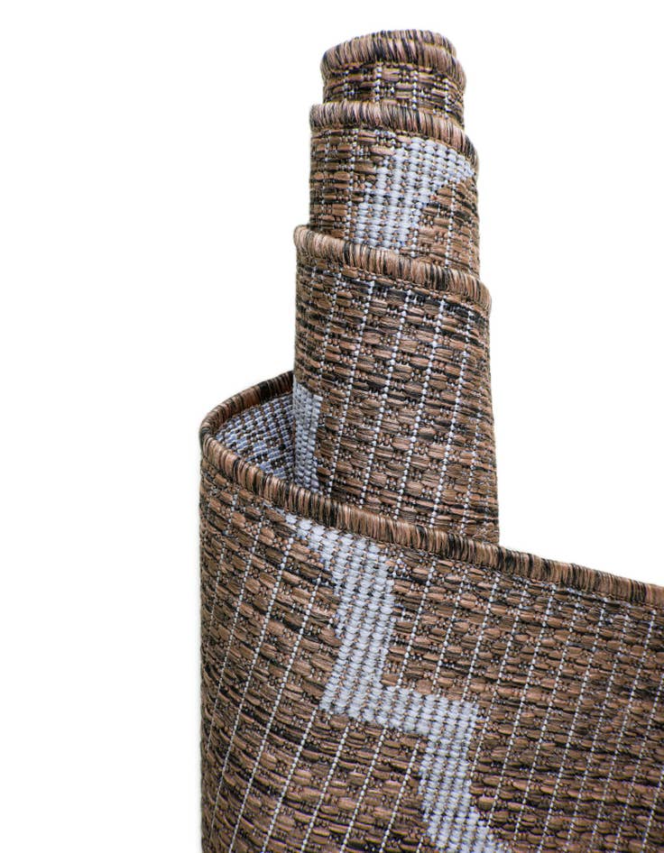 Detail image of  10' 8 x 10' 8  Washable Lattice Indoor / Outdoor Round Rug