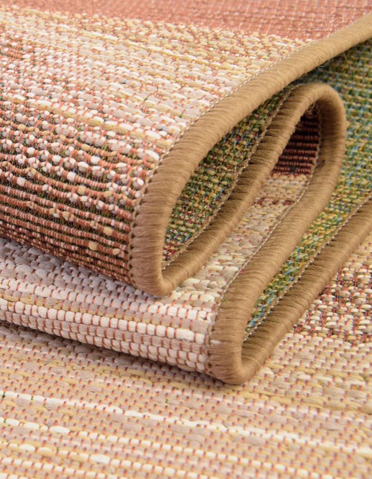 Detail image of  8' x 8'  Washable Modern Indoor / Outdoor Round Rug