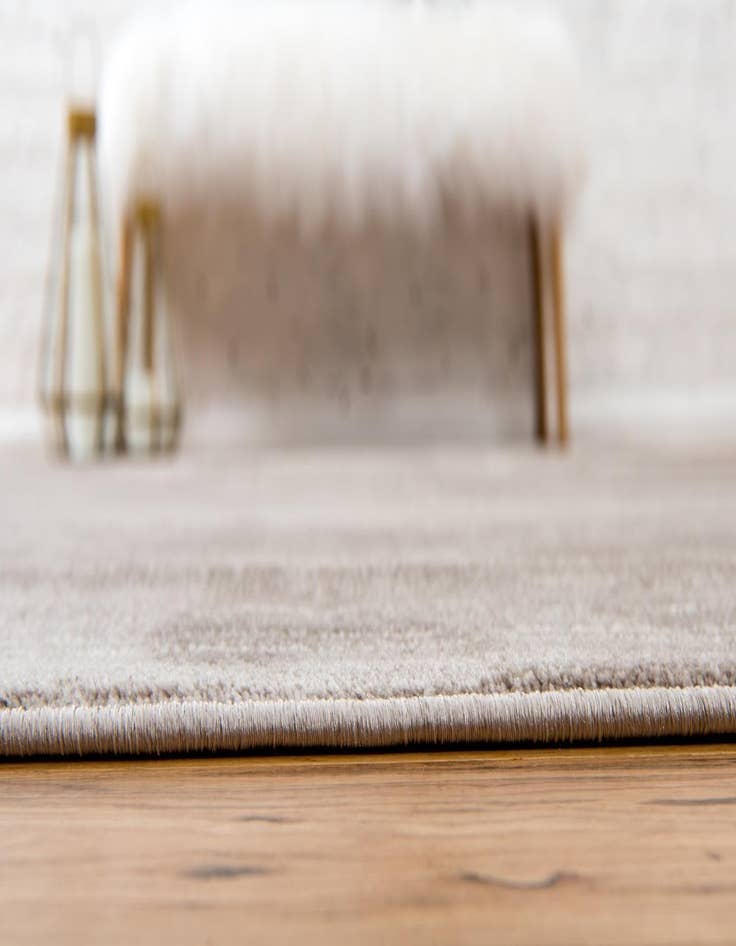 Detail image of Jill Zarin 3' 3 x 3' 3 Uptown Madison Avenue Round Rug