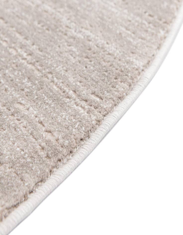 Detail image of Jill Zarin 3' 3 x 3' 3 Uptown Madison Avenue Round Rug