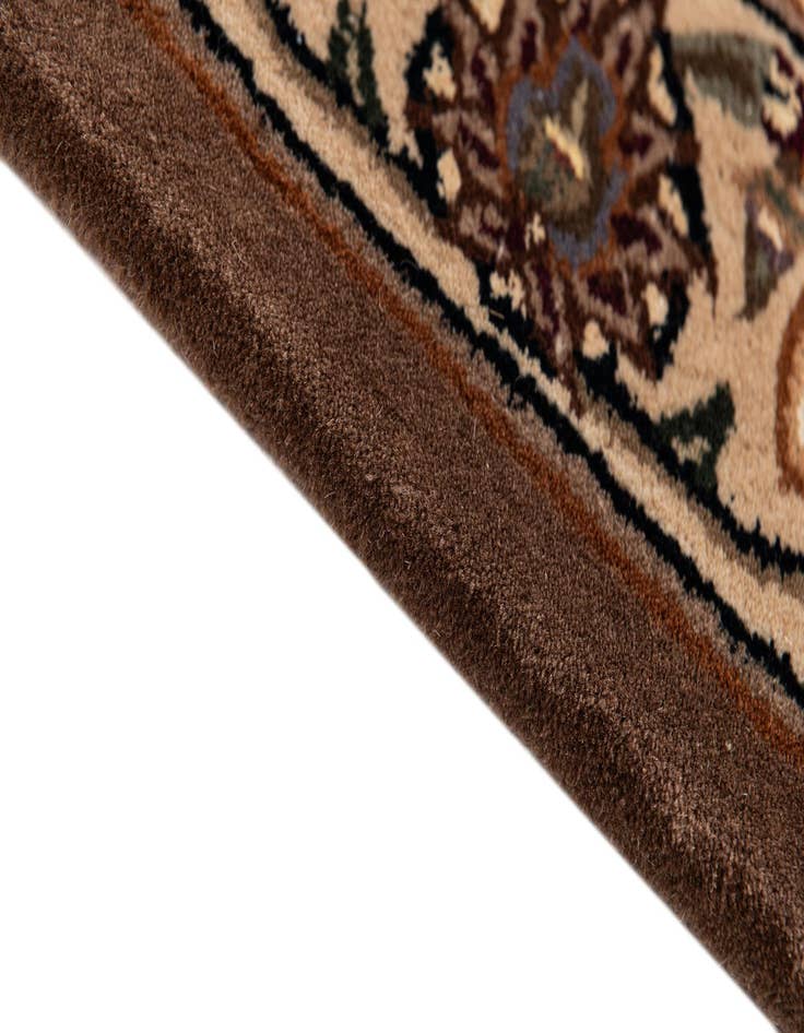 Detail image of  2' 8 x 12' Aditi Runner Rug