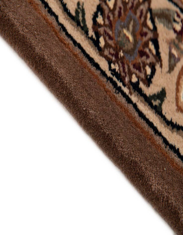 Detail image of  2' 8 x 12' Aditi Runner Rug