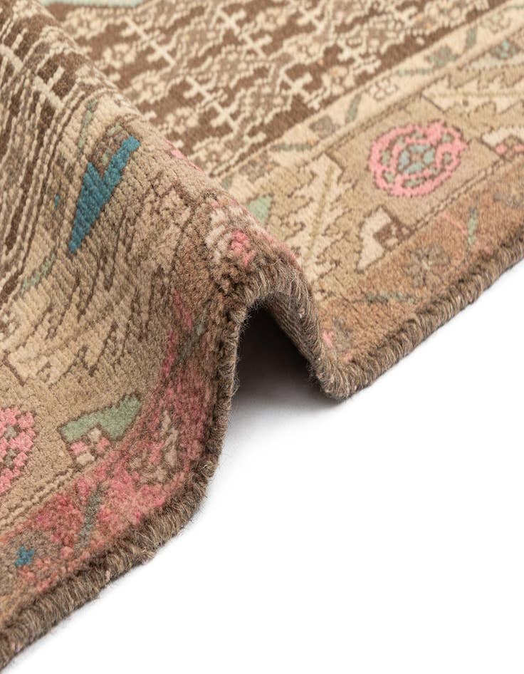 Detail image of  4' 9 x 11' 6 Arak Wool Runner Rug