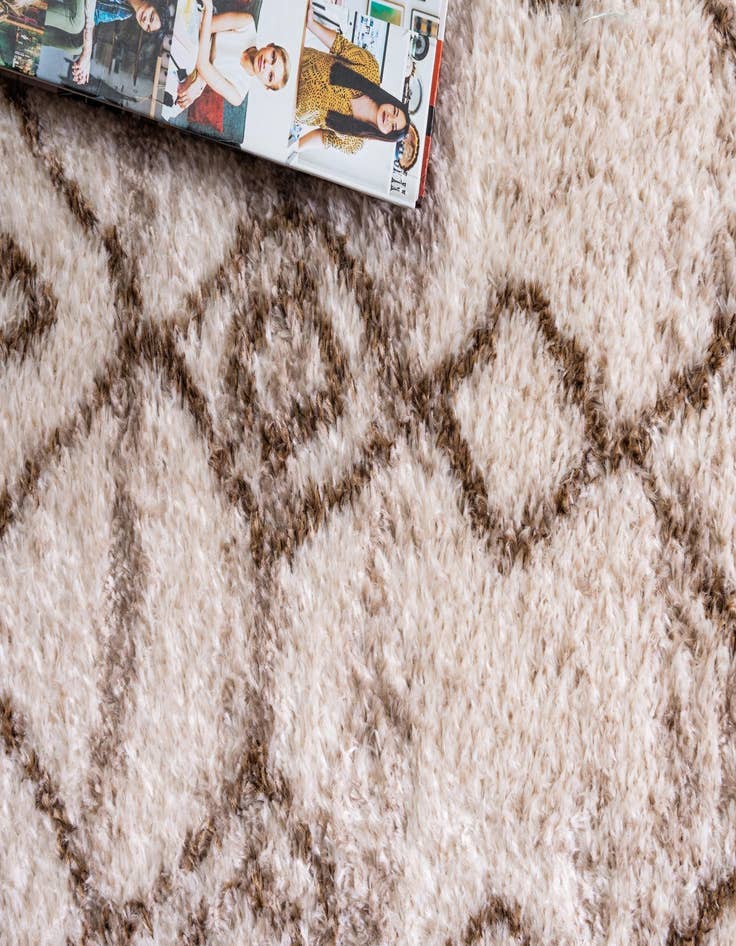 Detail image of  2' 4 x 6' Artemis Runner Rug