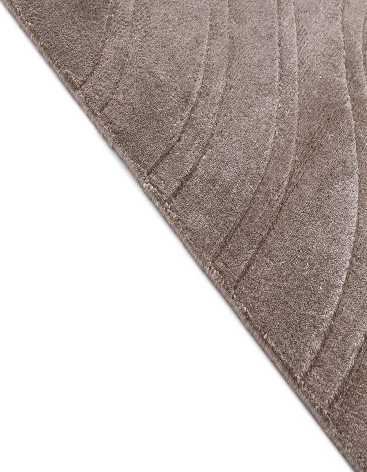 Detail image of  2' 7 x 9' 10  Hand Knotted Darya Wool Runner Rug