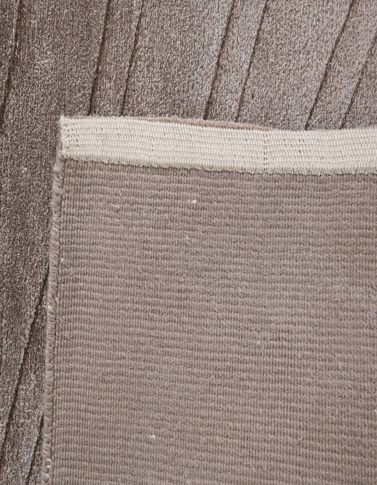 Detail image of  2' 7 x 9' 10  Hand Knotted Darya Wool Runner Rug
