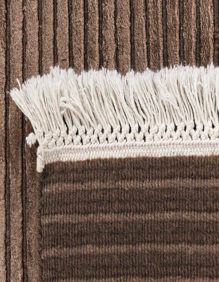 Detail image of  2' 7 x 9' 9 Darya Runner Rug