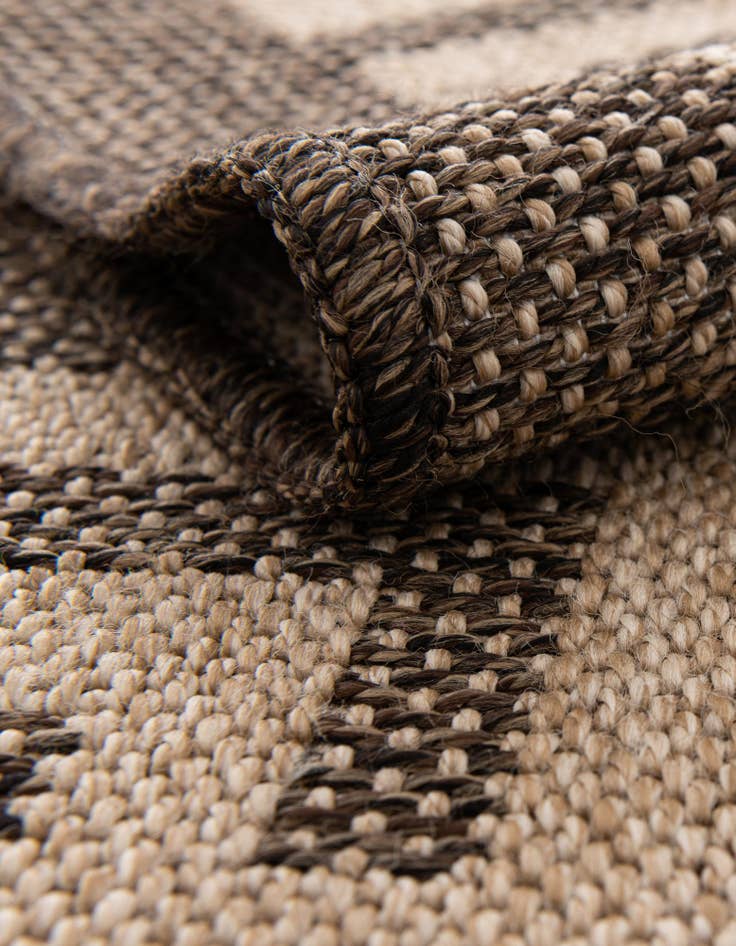 Detail image of  2' 9 x 6' Dunes Runner Rug