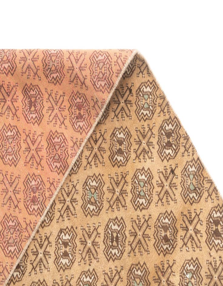 Detail image of  3' 8 x 8' Hamedan Runner Rug