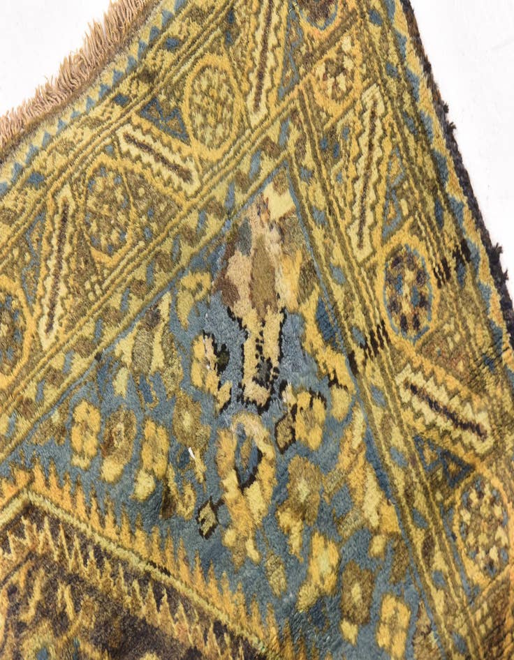 Detail image of  5' x 9' 9  Hand Knotted Hossainabad Persian Wool Runner Rug