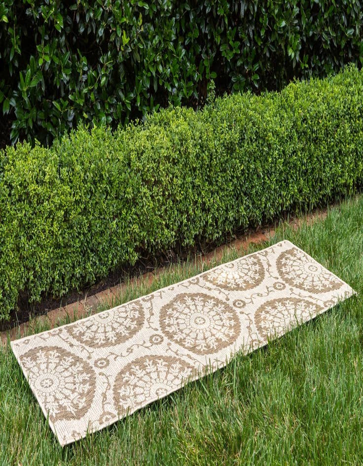 Detail image of  2' 2 x 6'  Washable Botanical Indoor / Outdoor Runner Rug