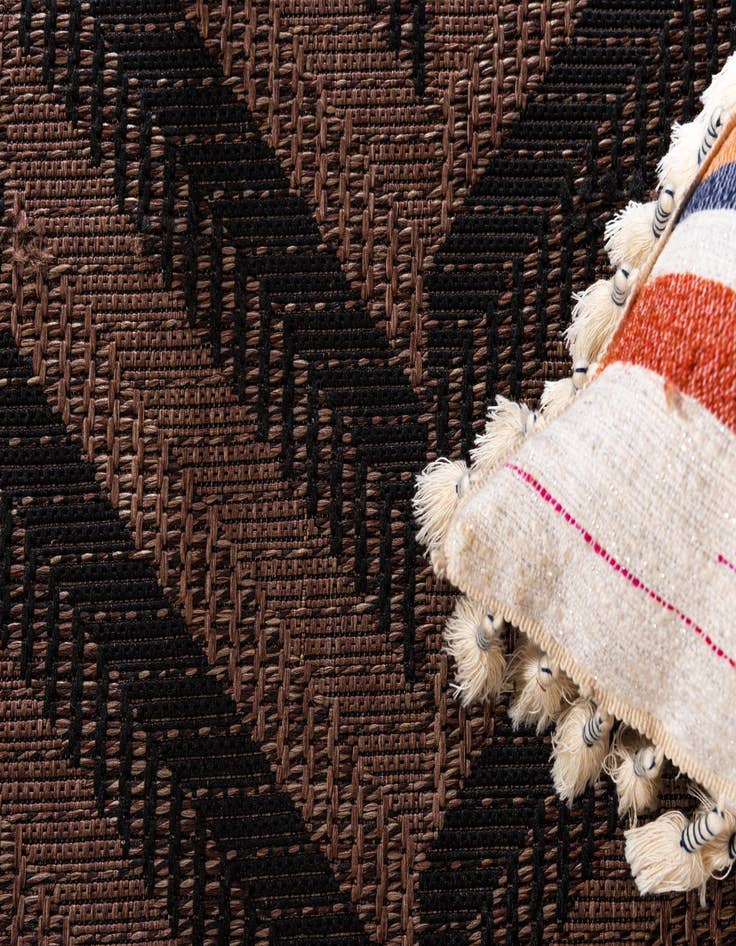 Detail image of  2' 2 x 6'  Washable Modern Indoor / Outdoor Runner Rug