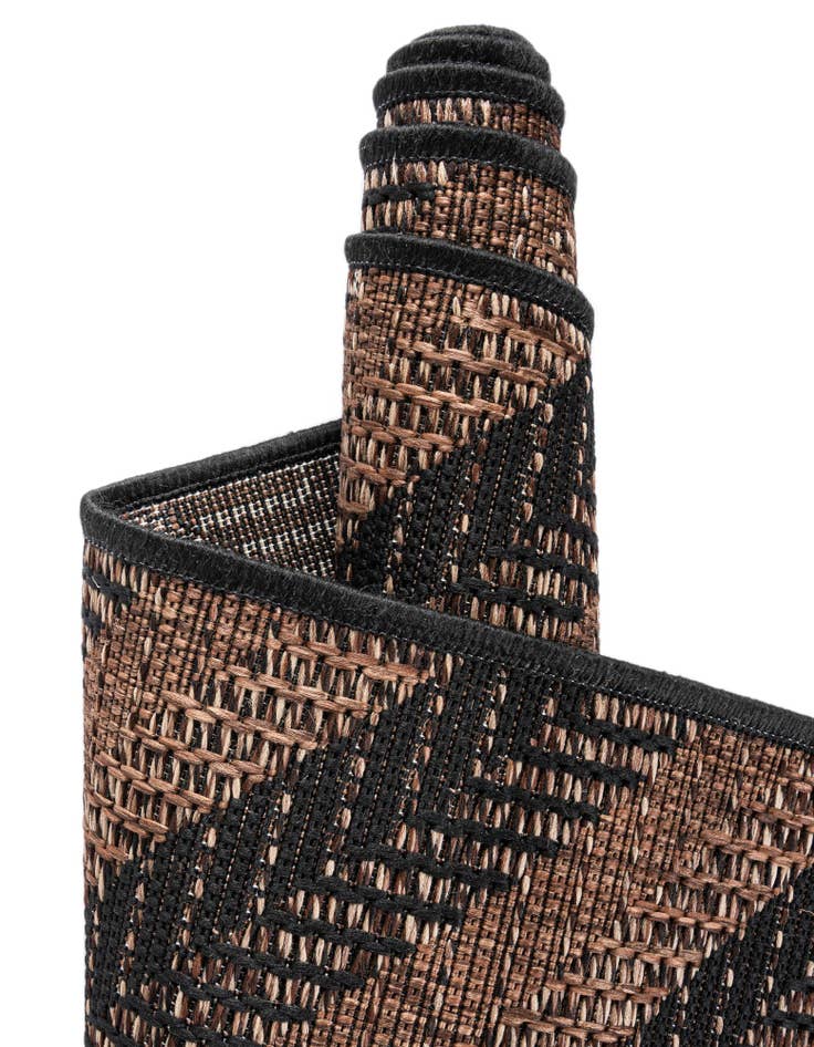 Detail image of  2' 2 x 6'  Washable Modern Indoor / Outdoor Runner Rug