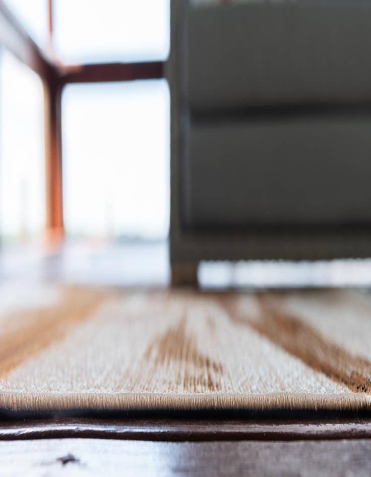 Detail image of  2' 7 x 5' 3  Washable Modern Indoor / Outdoor Runner Rug