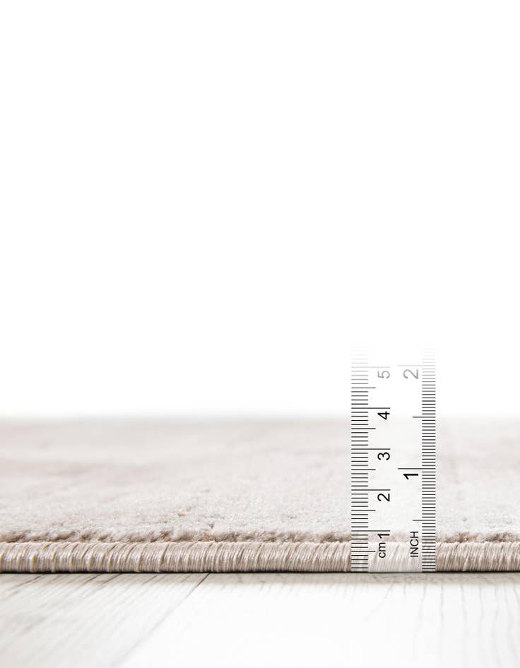 Detail image of Jill Zarin 2' 2 x 6' Uptown Madison Avenue Runner Rug