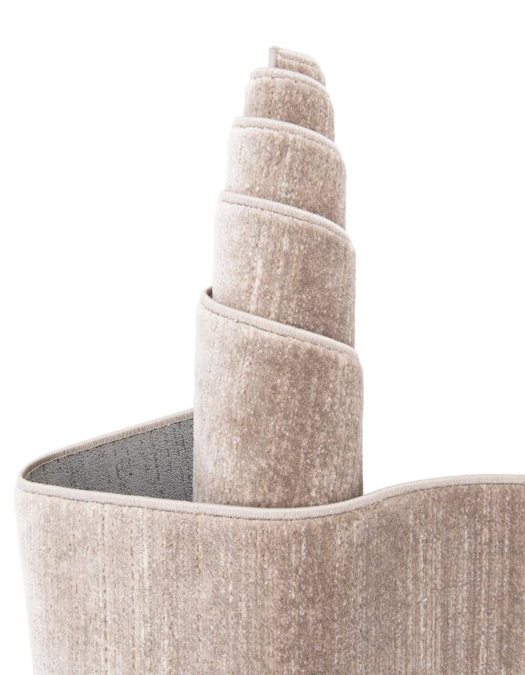 Detail image of Jill Zarin 2' 2 x 6' Uptown Madison Avenue Runner Rug