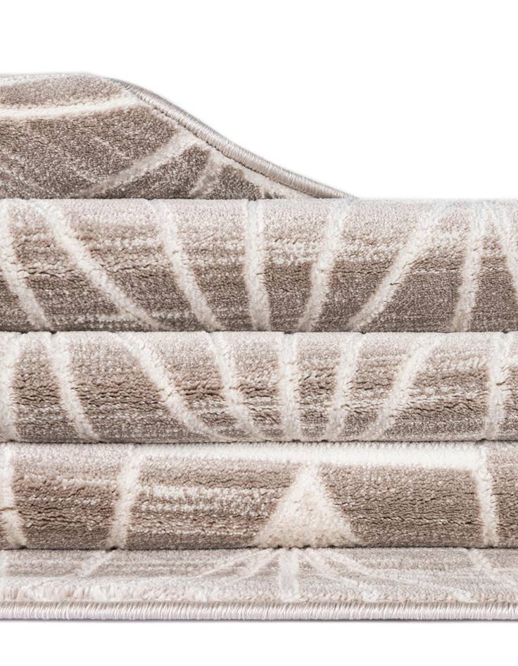 Detail image of Jill Zarin 2' 7 x 8' Uptown Fifth Avenue Runner Rug