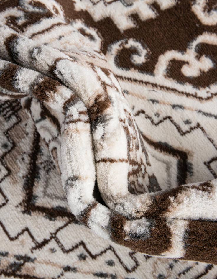 Detail image of  5' 3 x 5' 3 Charlotte Square Rug