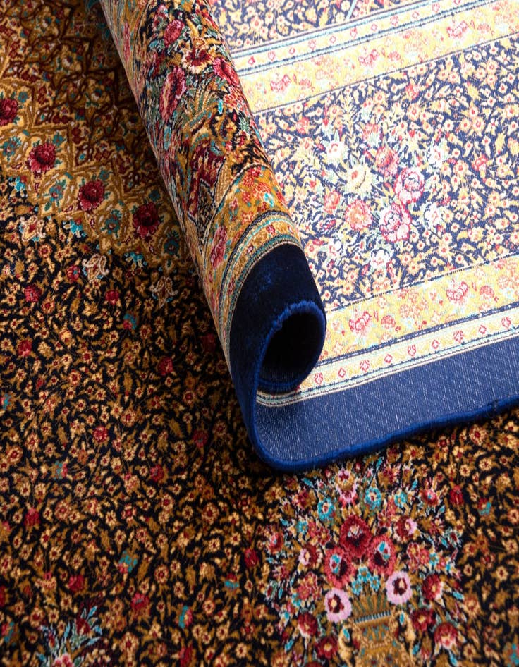 Detail image of  6' 7 x 6' 7 Ghom Design Square Rug