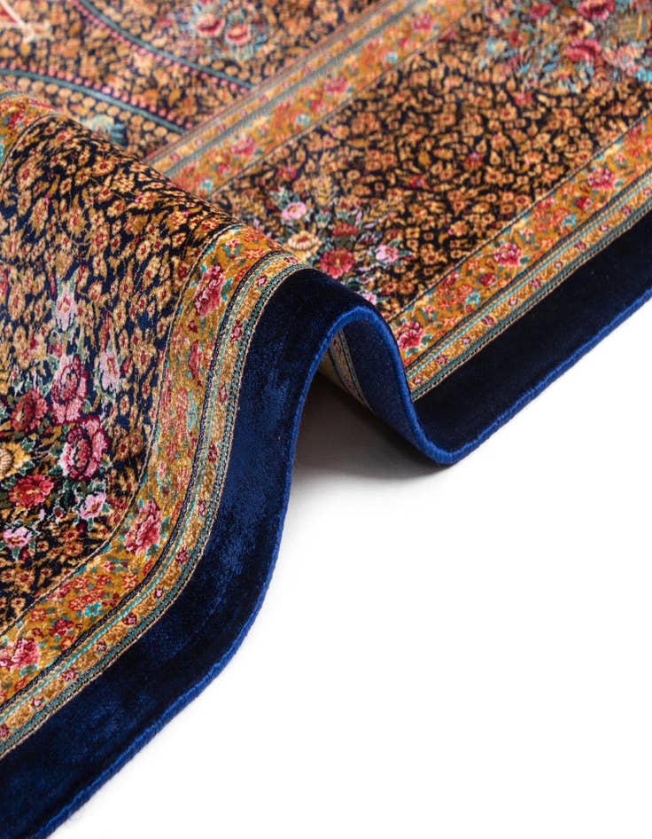 Detail image of  6' 7 x 6' 7 Ghom Design Square Rug