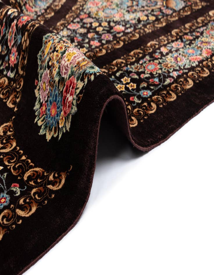 Detail image of  6' 6 x 6' 9 Ghom Silk Square Rug