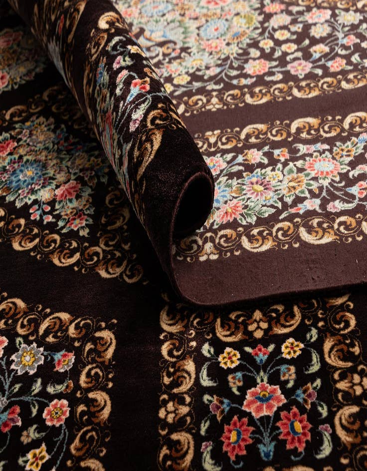 Detail image of  6' 6 x 6' 9 Ghom Silk Square Rug