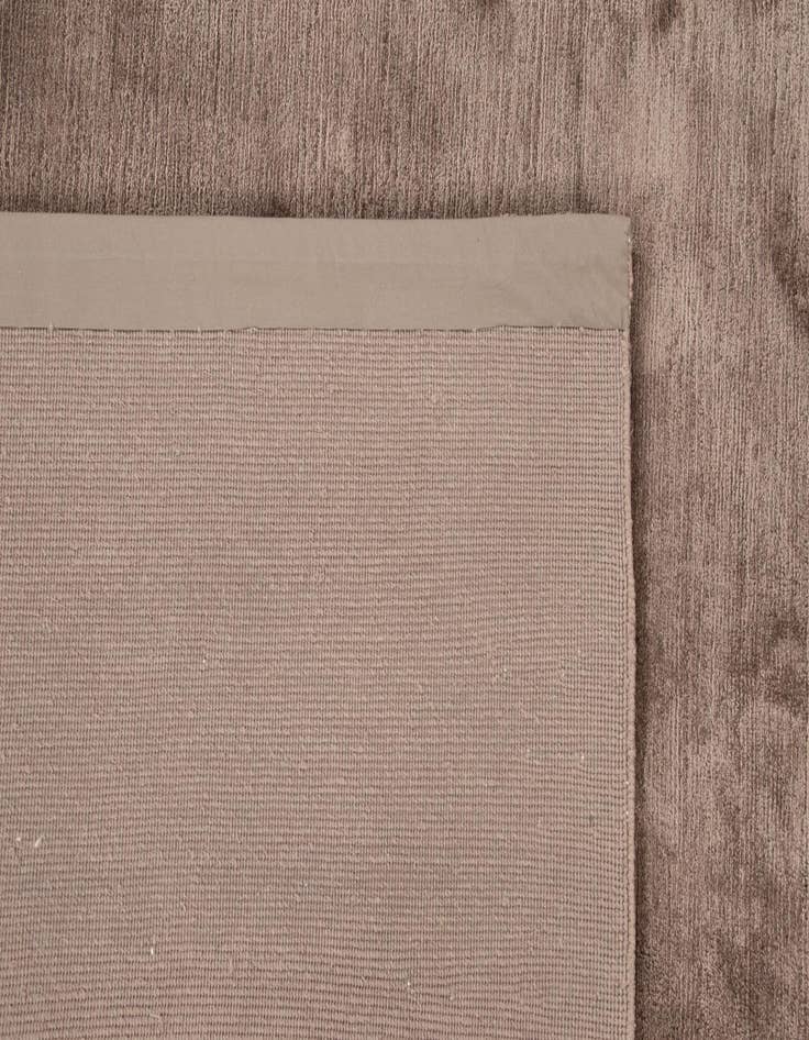 Detail image of  7' 9 x 8' 10 Himalaya Silk Square Rug