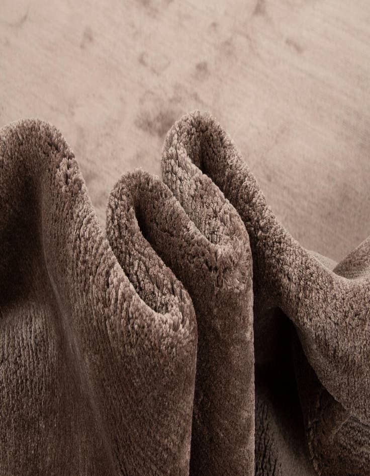 Detail image of  7' 9 x 8' 10 Himalaya Silk Square Rug