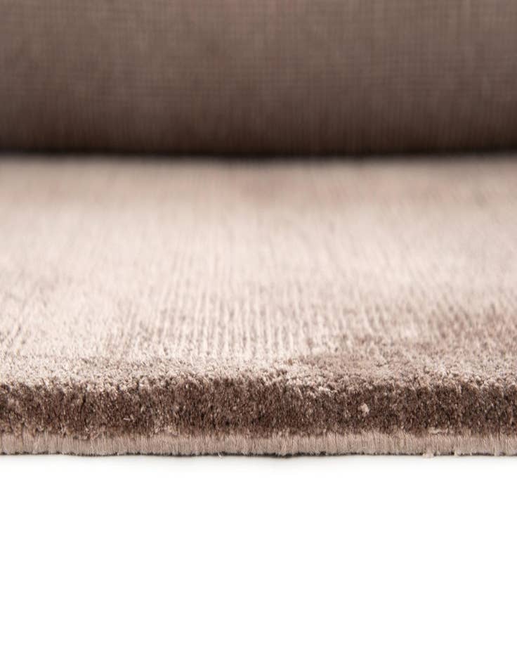 Detail image of  7' 9 x 8' 10 Himalaya Silk Square Rug