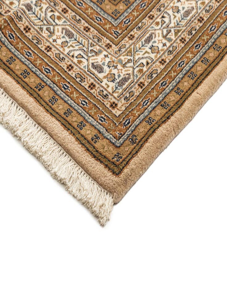 Detail image of  6' 4 x 6' 8 Mir Square Rug