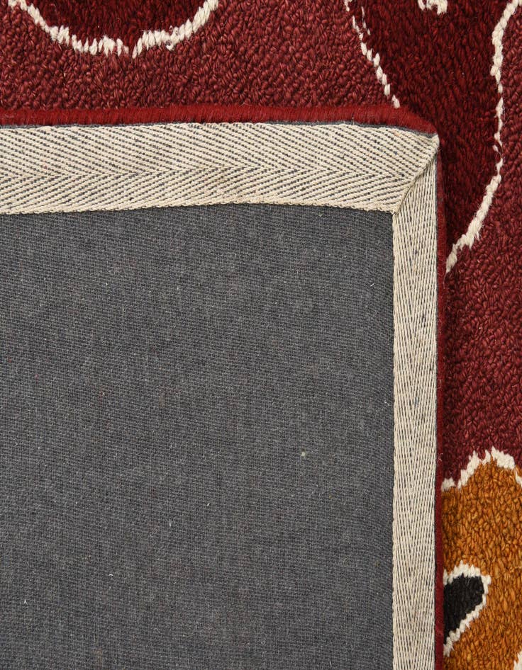 Detail image of  5' 1 x 8' Agra Rug