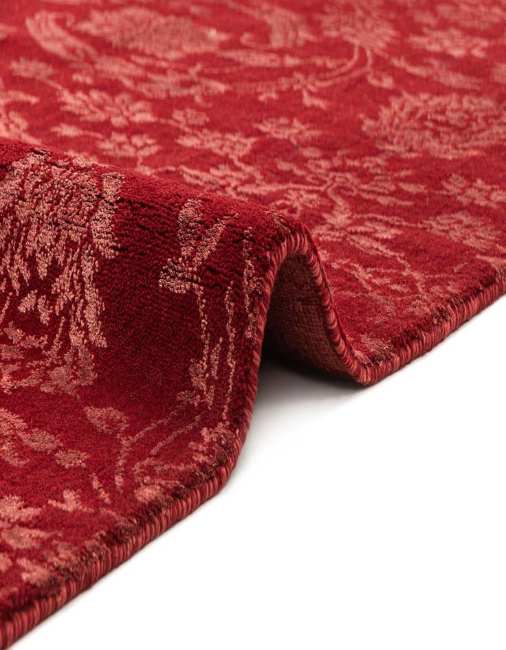 Detail image of  4' 5 x 7' 2 Darya Rug