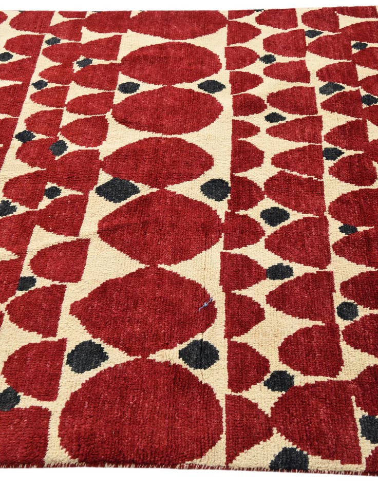 Detail image of  5' x 6' 9  Hand Knotted Darya Wool Rug