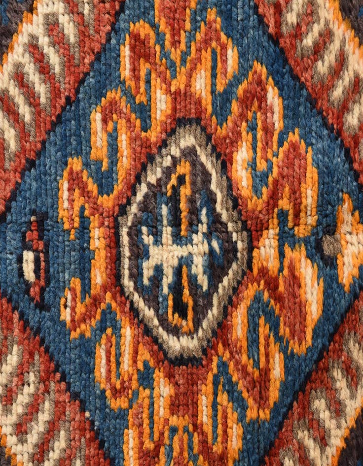 Detail image of  4' x 6' 5  Hand Knotted Darya Wool Rug