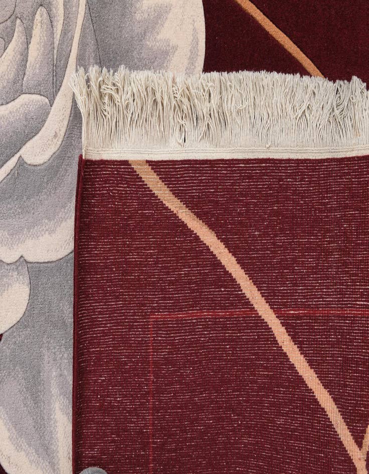 Detail image of  5' 8 x 8'  Hand Knotted Darya Rug