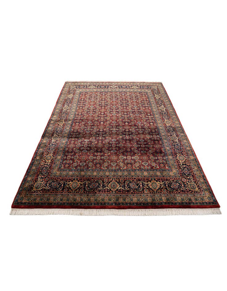 Detail image of  6' 9 x 8' 10 Farahan Wool Rug