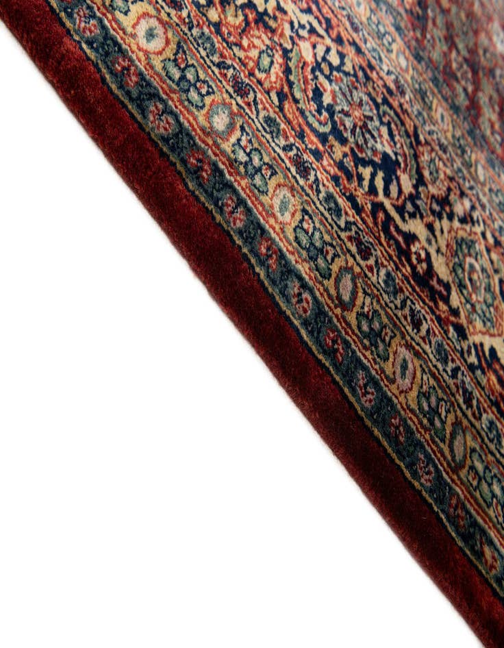 Detail image of  6' 9 x 8' 10 Farahan Wool Rug