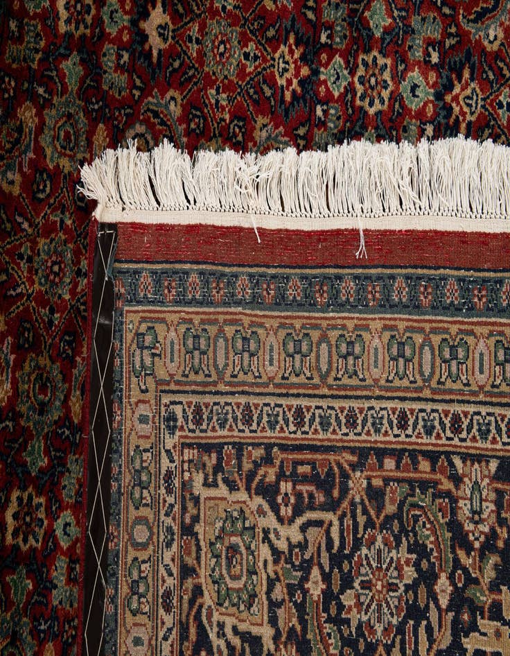 Detail image of  6' 9 x 8' 10 Farahan Wool Rug