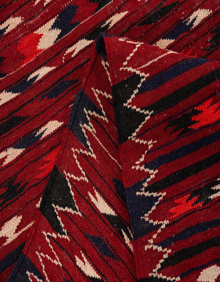 Detail image of  4' 3 x 6' 7  Hand Woven Kilim Fars Wool Rug